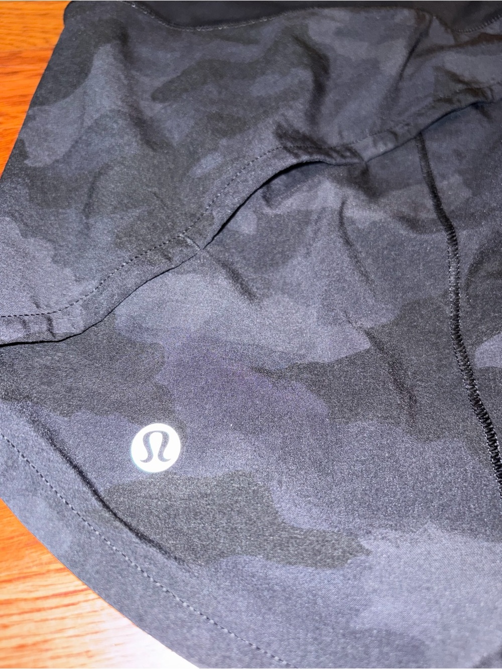 Lululemon Black Camo Run Shorts speed up size 14 - Picture 8 of 10